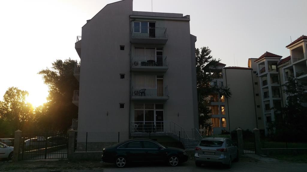 Guest House Paskal ساني بيتش المظهر الخارجي الصورة
